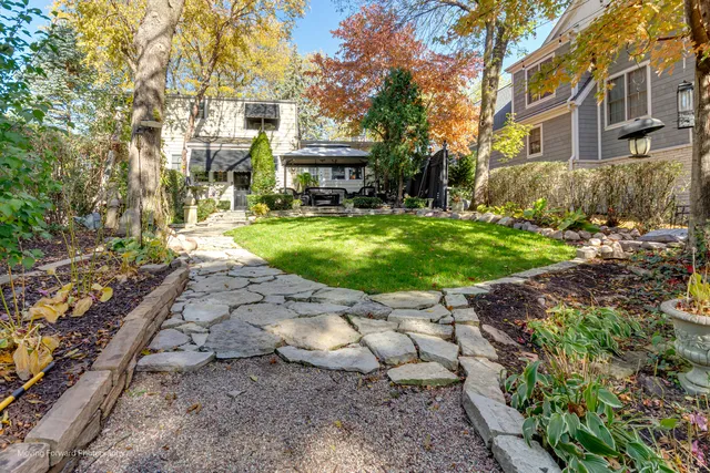 $484,900 | 11333 Hiawatha Lane, La Grange, IL 60525