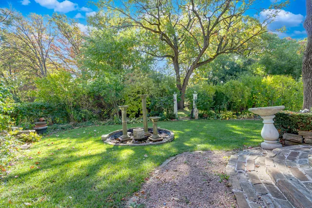 $484,900 | 11333 Hiawatha Lane, La Grange, IL 60525