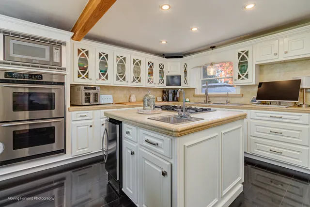 $484,900 | 11333 Hiawatha Lane, La Grange, IL 60525