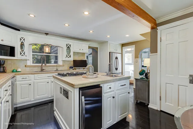 $484,900 | 11333 Hiawatha Lane, La Grange, IL 60525