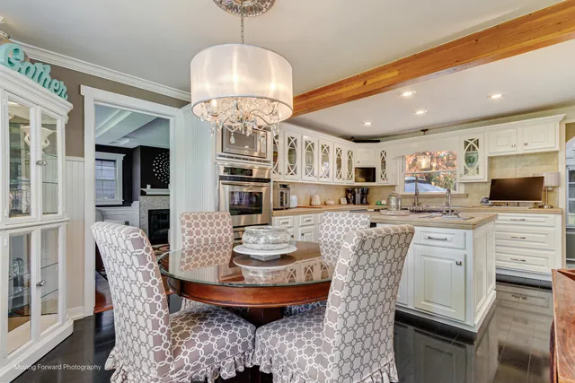 $484,900 | 11333 Hiawatha Lane, La Grange, IL 60525