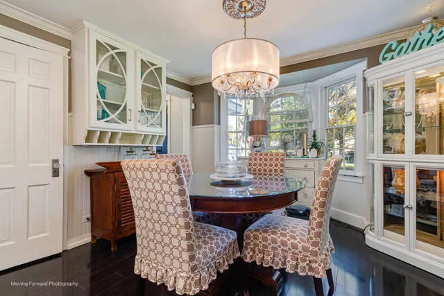 $484,900 | 11333 Hiawatha Lane, La Grange, IL 60525