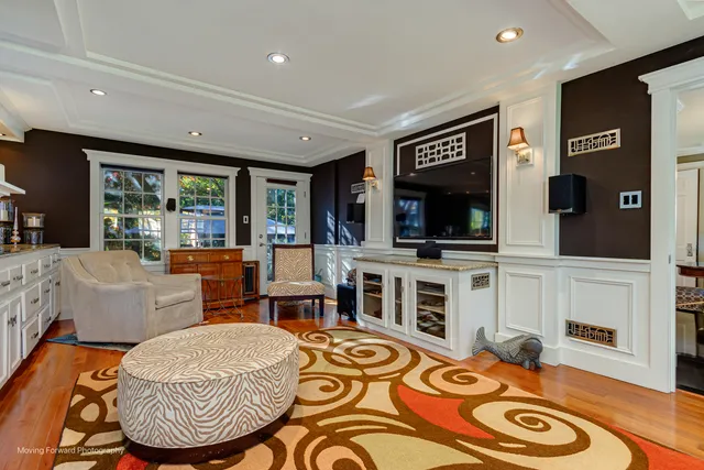 $484,900 | 11333 Hiawatha Lane, La Grange, IL 60525