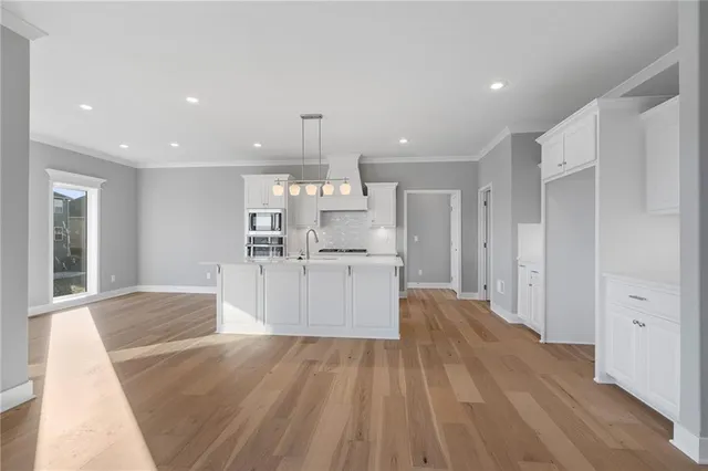 $660,780 | 7009 Northeast 103rd Court, Kansas City, MO 64156