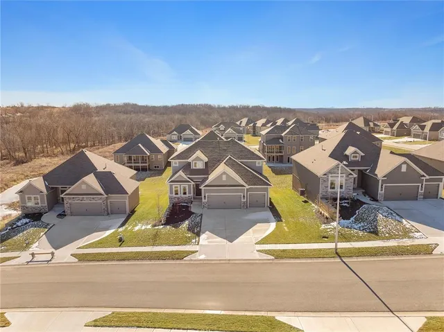 $660,780 | 7009 Northeast 103rd Court, Kansas City, MO 64156