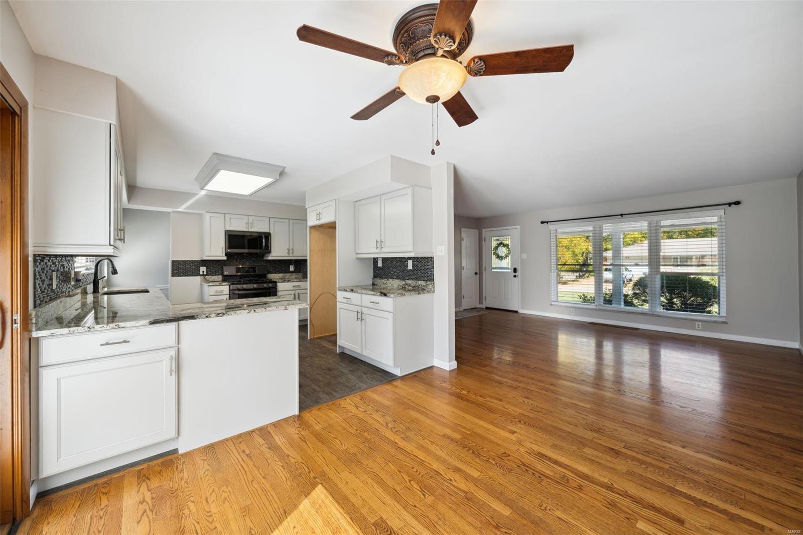 2560 Rolens Drive St. Louis, MO 63129 - Photo 8 of 20 Gallery Image 8