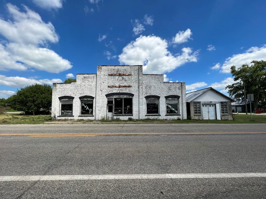 104 Maple Street Dana, IN 47847 - Photo 1 of 10