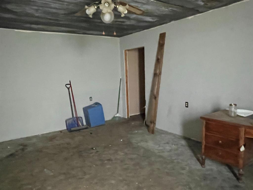 104 Maple Street Dana, IN 47847 - Photo 4 of 10