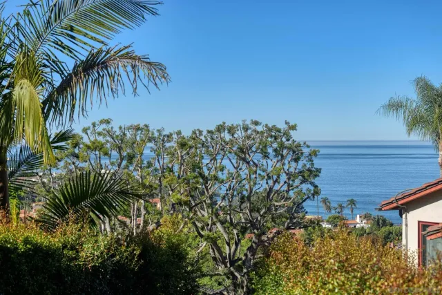 $3,495,000 | 7612 Hillside Drive, La Jolla, CA 92037