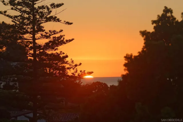 $3,495,000 | 7612 Hillside Drive, La Jolla, CA 92037