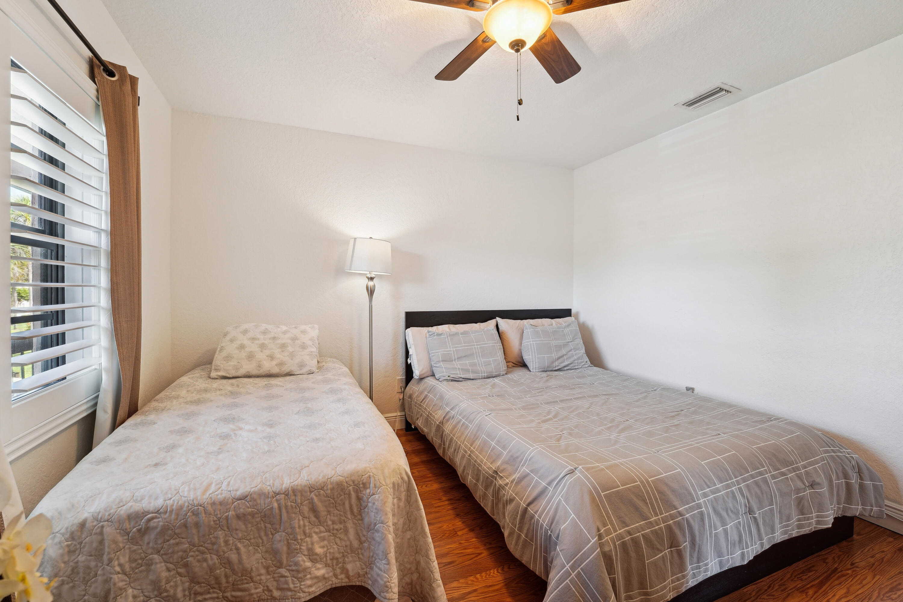 21650 Juego Circle, Unit 24B Boca Raton, FL 33433 - Photo 15 of 21 Second Bedroom