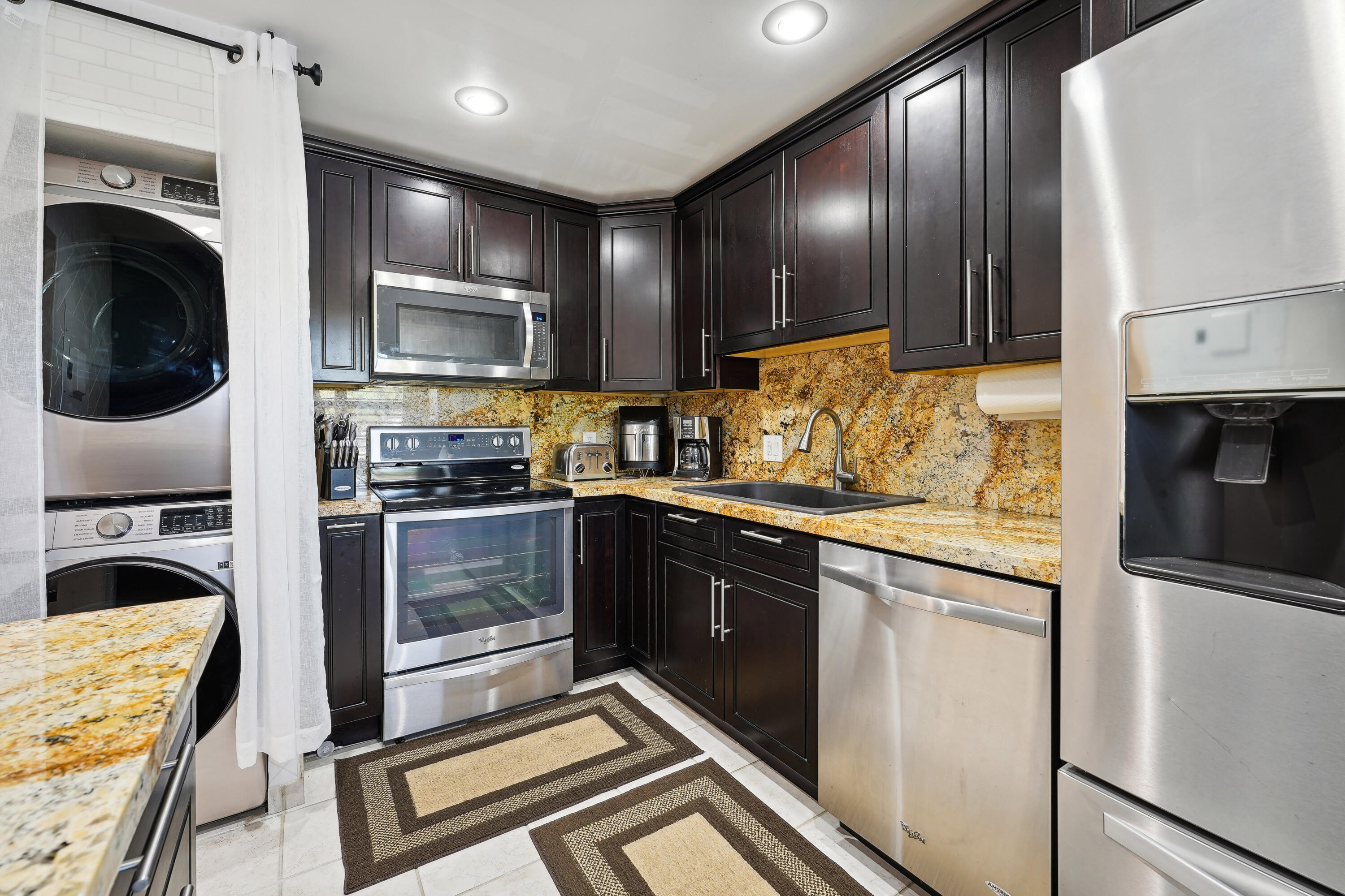 21650 Juego Circle, Unit 24B Boca Raton, FL 33433 - Photo 6 of 21 Kitchen