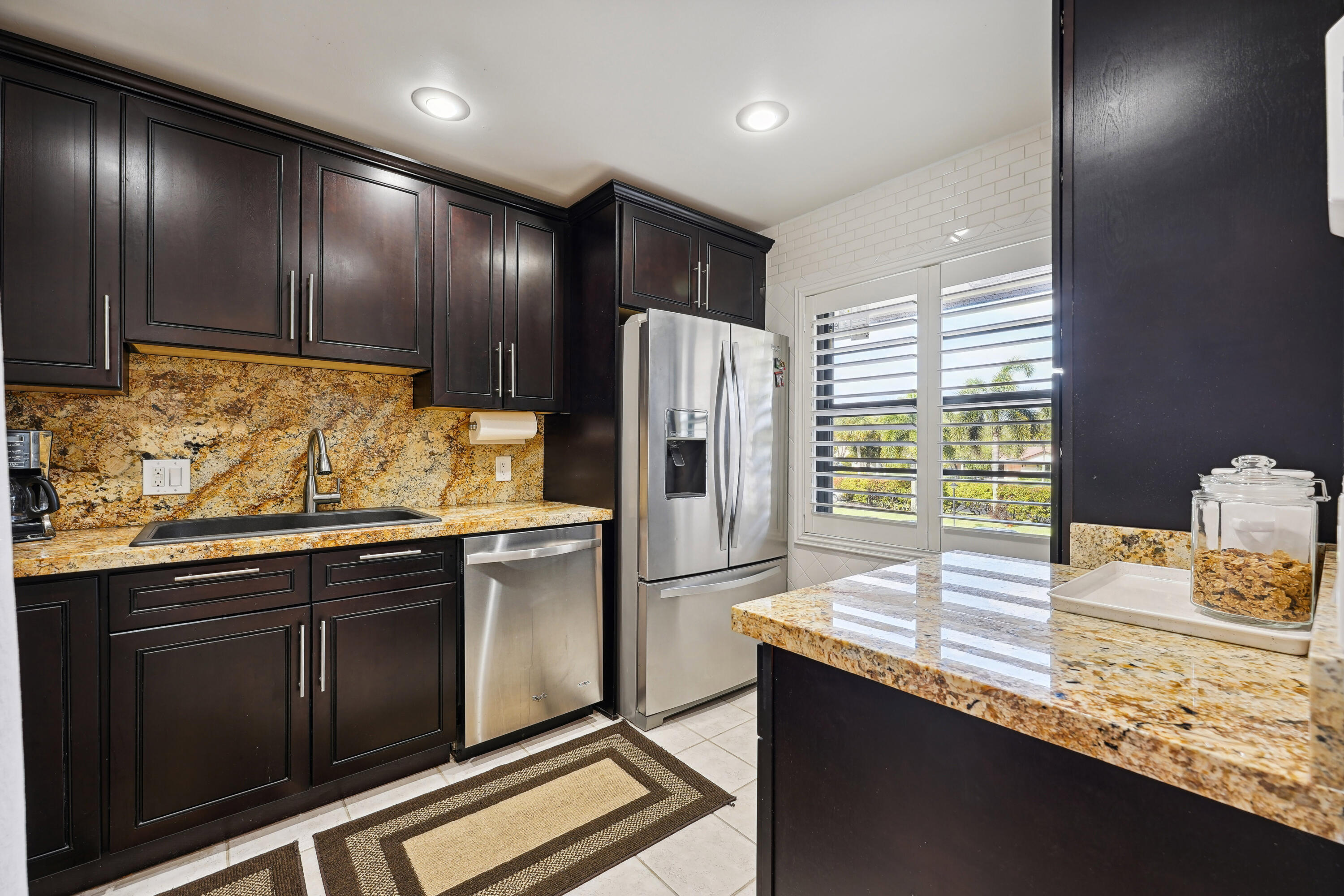 21650 Juego Circle, Unit 24B Boca Raton, FL 33433 - Photo 9 of 21 Kitchen