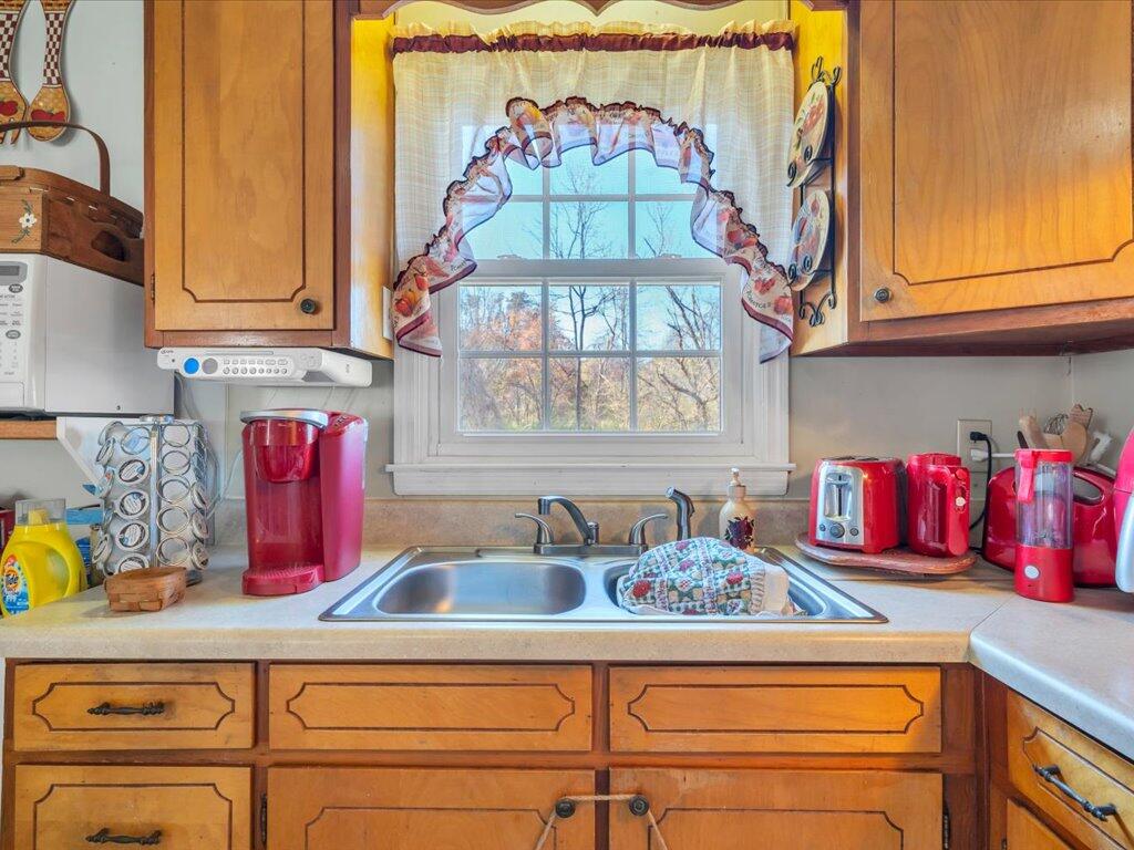 334 Miles Road Collinsville, VA 24078 - Photo 9 of 31 09-MIB01519