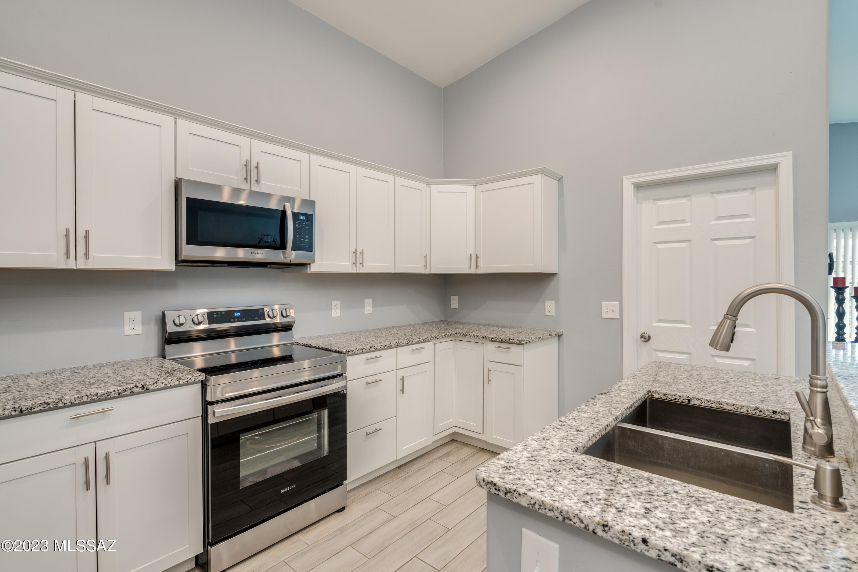107 West 27th Street Tucson, AZ 85713 - Photo 4 of 16