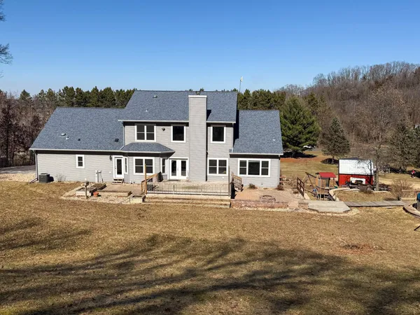 $830,000 | 10755 Howard Trail, Mazomanie, WI 53560