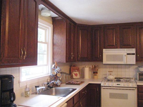 7 Oak Road Canton, MA 02021 - Photo 8 of 26 Gallery Image 8