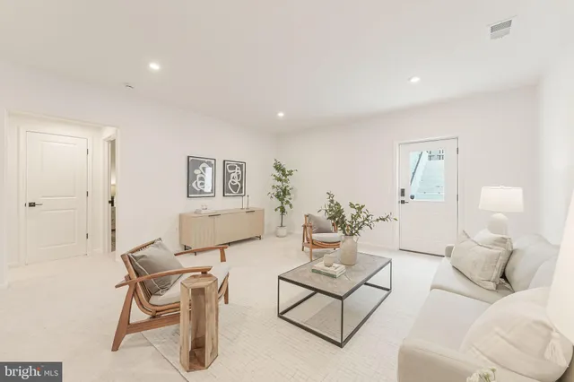 $784,000 | 18260 Moss Garden Road, Dumfries, VA 22026