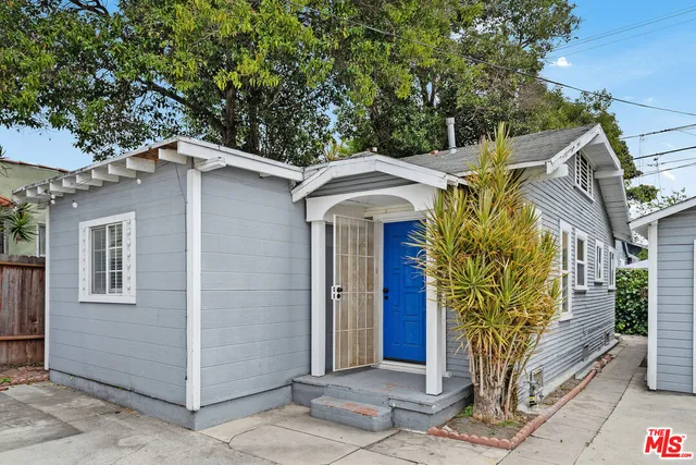 $2,989 | 2738 Cloverdale Avenue, Los Angeles, CA 90016