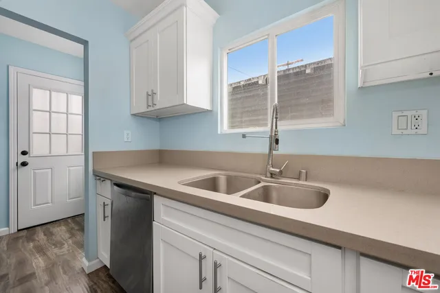 a close view of sink and tap