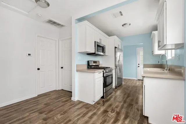 $2,989 | 2738 Cloverdale Avenue, Los Angeles, CA 90016