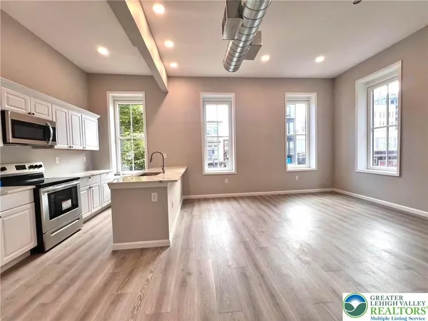 $1,650 | 233 Northampton Street, Unit 1F, Easton, PA 18042