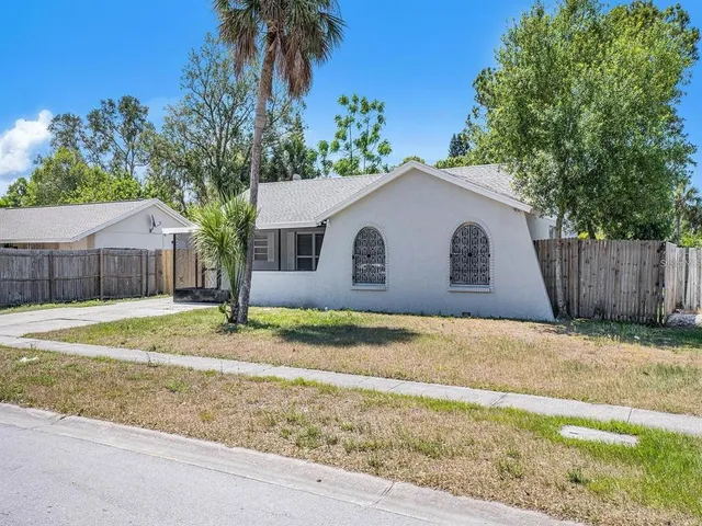 $350,000 | 1405 Castleworks Lane, Tarpon Springs, FL 34689