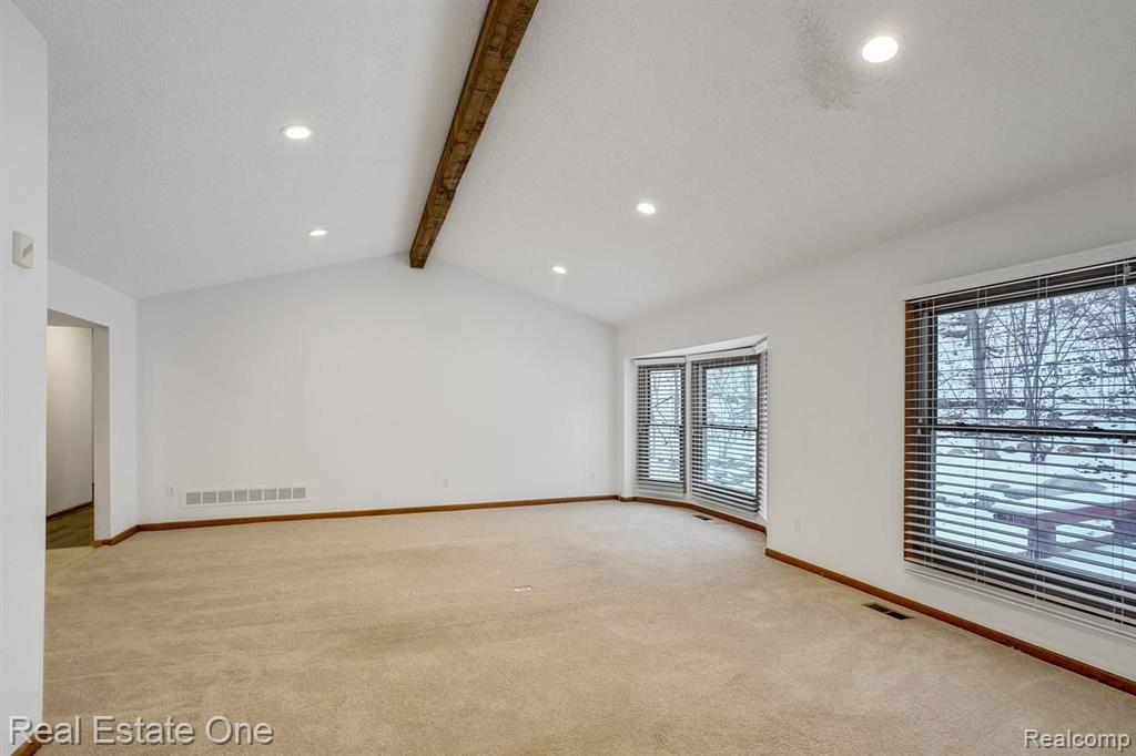 887 Woodridge Court Rochester, MI 48307 - Photo 23 of 39