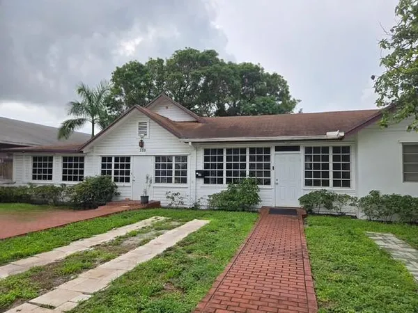 $1,200 | 310 Northeast 2nd Street, Unit 5, Pompano Beach, FL 33060