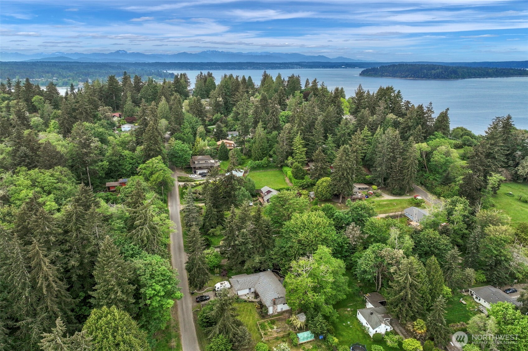 10414 Southwest 110th Street Vashon, WA 98070 - Photo 3 of 39