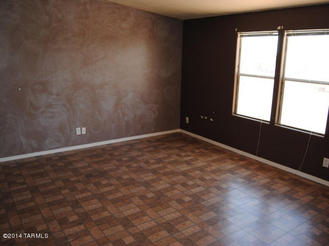 17660 West Oatman Road Marana, AZ 85653 - Photo 5 of 27 Gallery Image 5