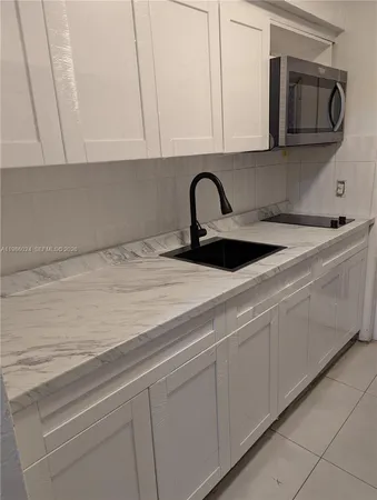 $1,700 | 761 Euclid Avenue, Unit 3, Miami Beach, FL 33139