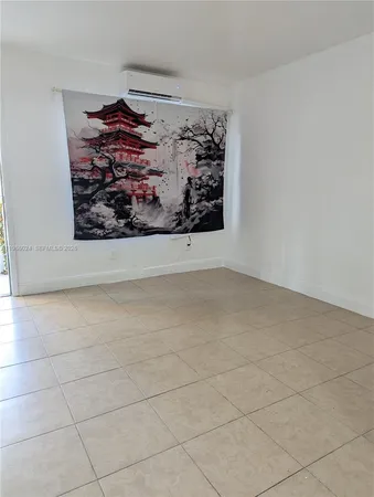 $1,700 | 761 Euclid Avenue, Unit 3, Miami Beach, FL 33139