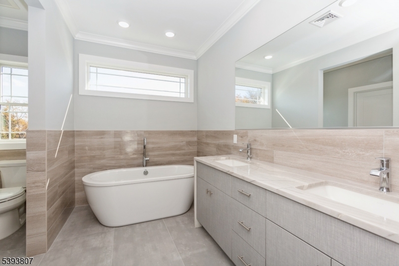 8 Gregory Road Springfield, NJ 07081 - Photo 11 of 31