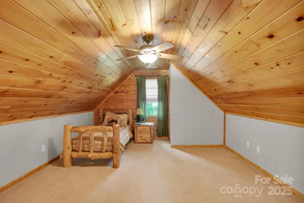 a view of livingroom with furniture