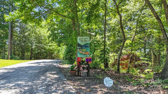 a view of park with entertaining space