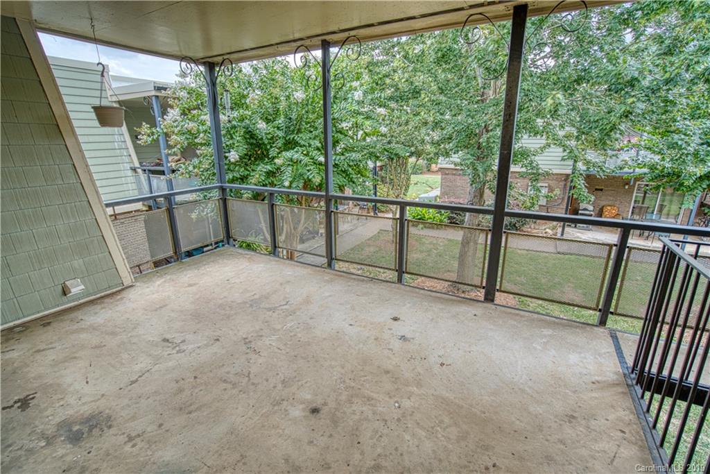 2616 Park Road, Unit H Charlotte, NC 28209 - Photo 19 of 28 a view of a hardwood deck
