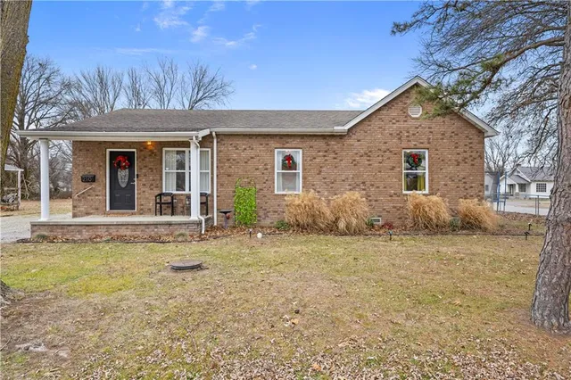 $199,000 | 210 South Jefferson Street, Frontenac, KS 66763