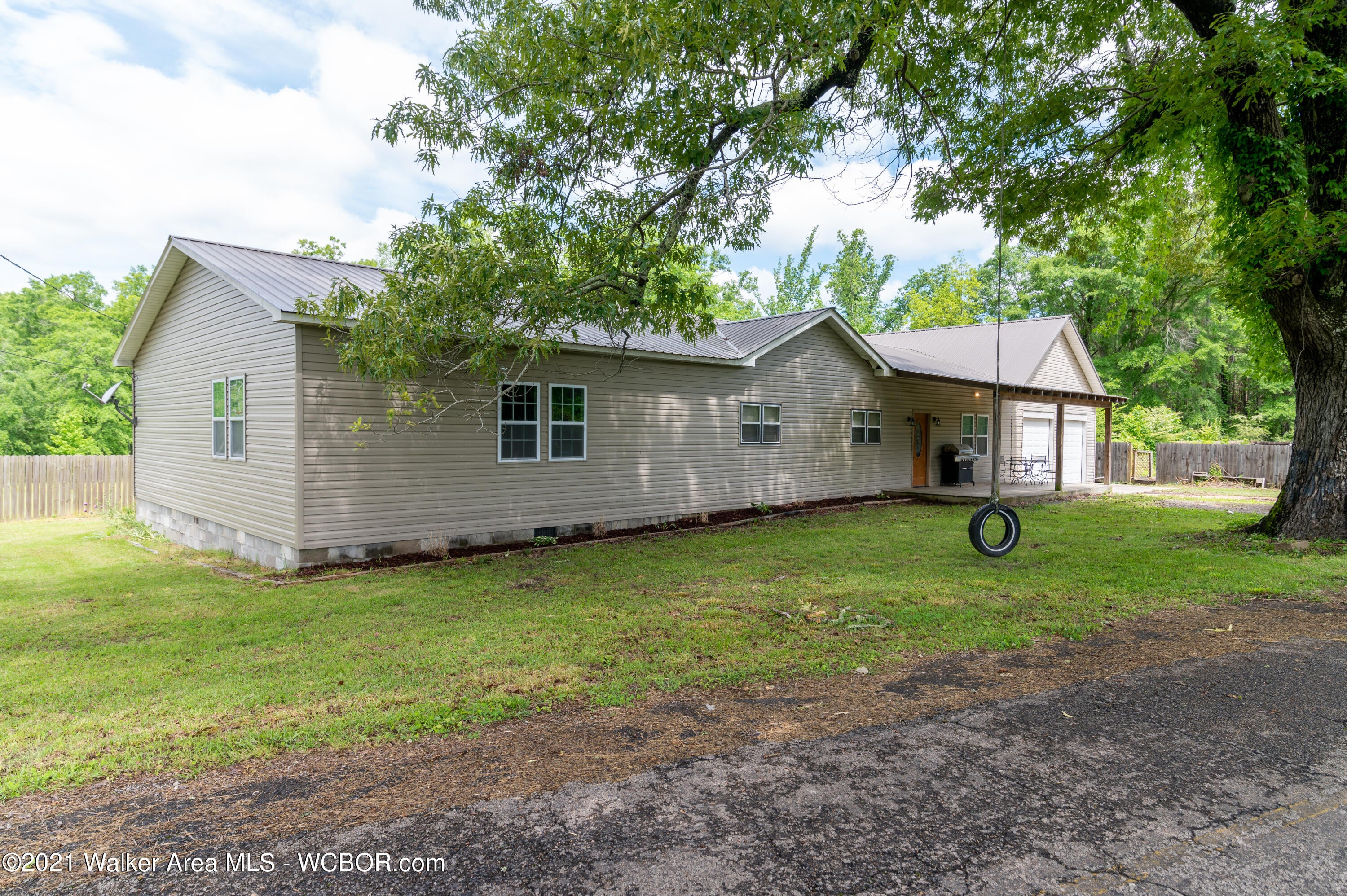 1830 Wells Loop Jasper, AL 35503 - Photo 2 of 25 Gallery Image 2