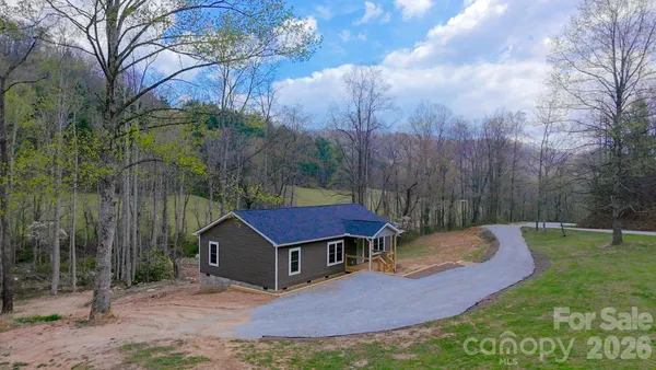 $449,900 | 784 Bearwallow Mountain Road, Hendersonville, NC 28792