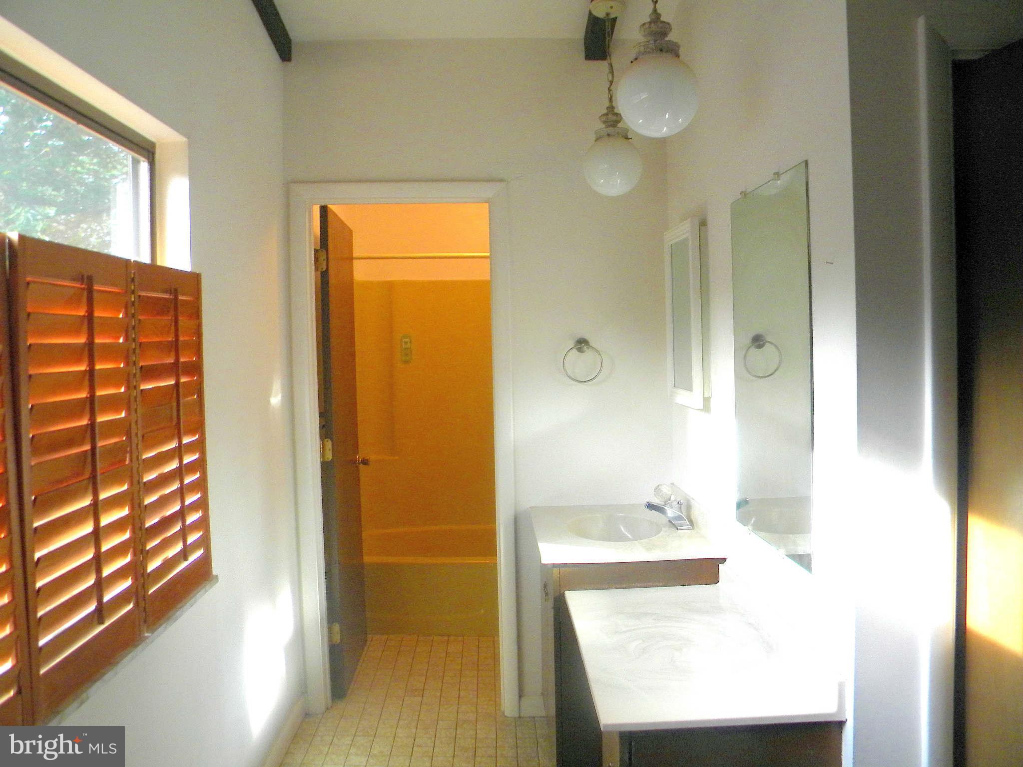 908 Fortune Place Edgewater, MD 21037 - Photo 13 of 23 Bath (Master)