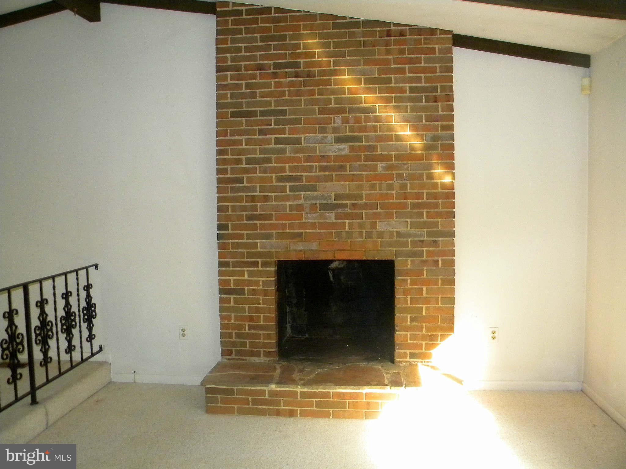 908 Fortune Place Edgewater, MD 21037 - Photo 6 of 23 Living Room