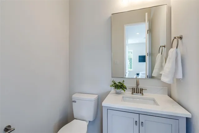 $399,000 | 3308 Birmingham Avenue, Unit C11, Dallas, TX 75210