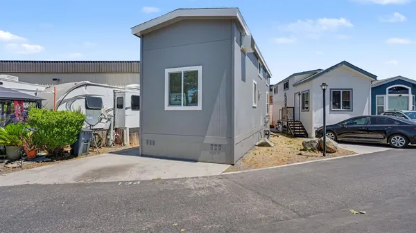 $89,950 | 5878 Garlic Farm Drive, Unit 133, Gilroy, CA 95020