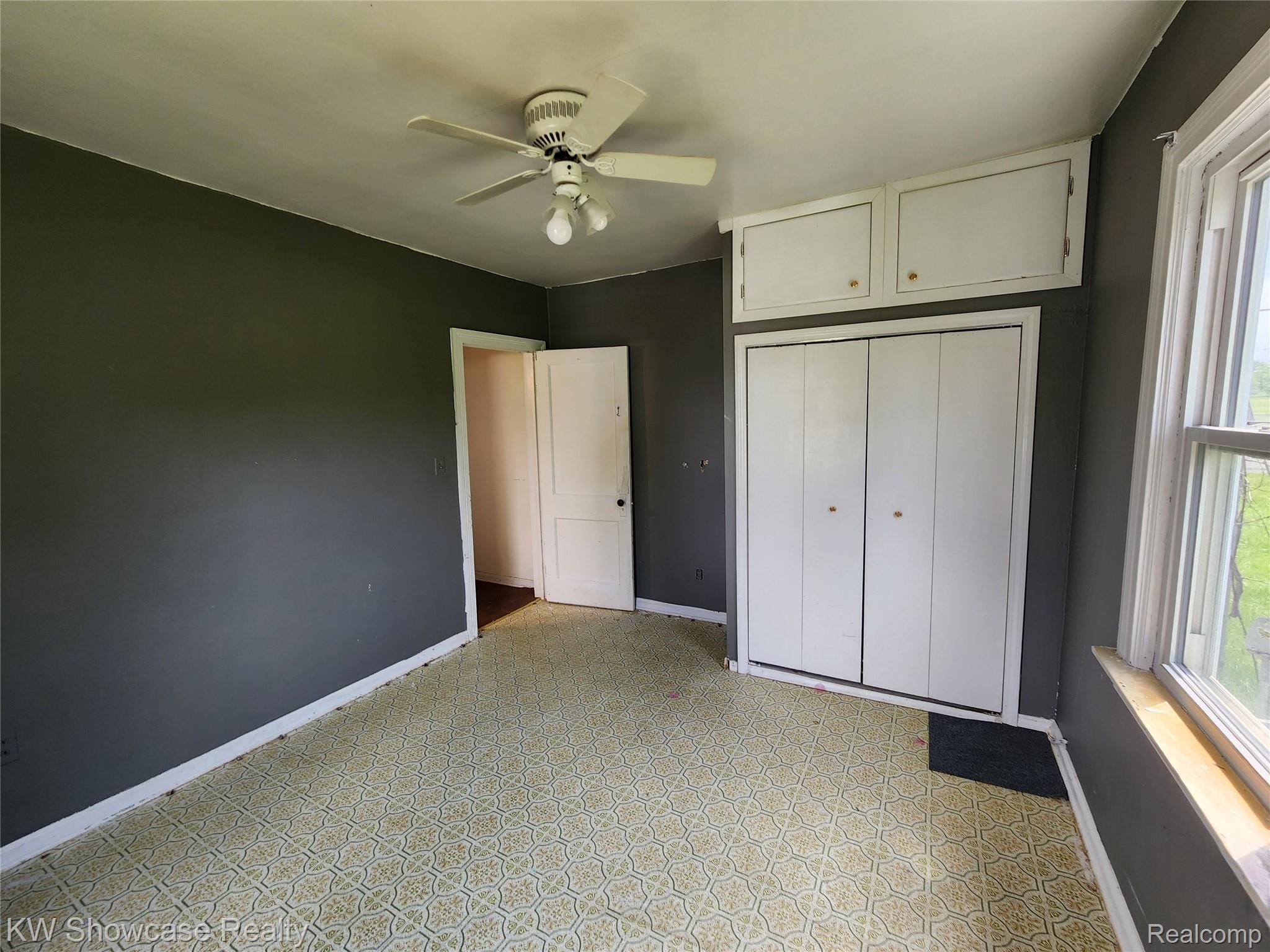 4356 South Vassar Road Burton, MI 48519 - Photo 26 of 42 Entry Level Primary Bedroom.