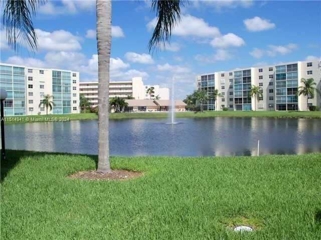 441 Southeast 3rd St Unit 305  