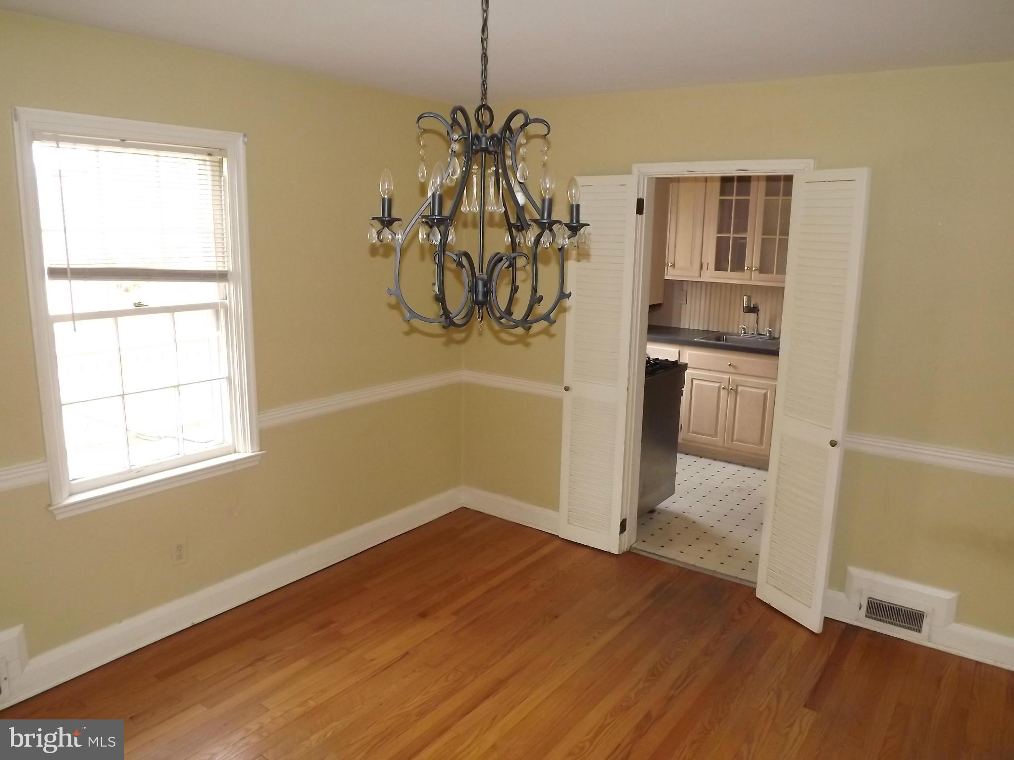 812 Olmstead Road Baltimore, MD 21208 - Photo 6 of 29 Dining Room