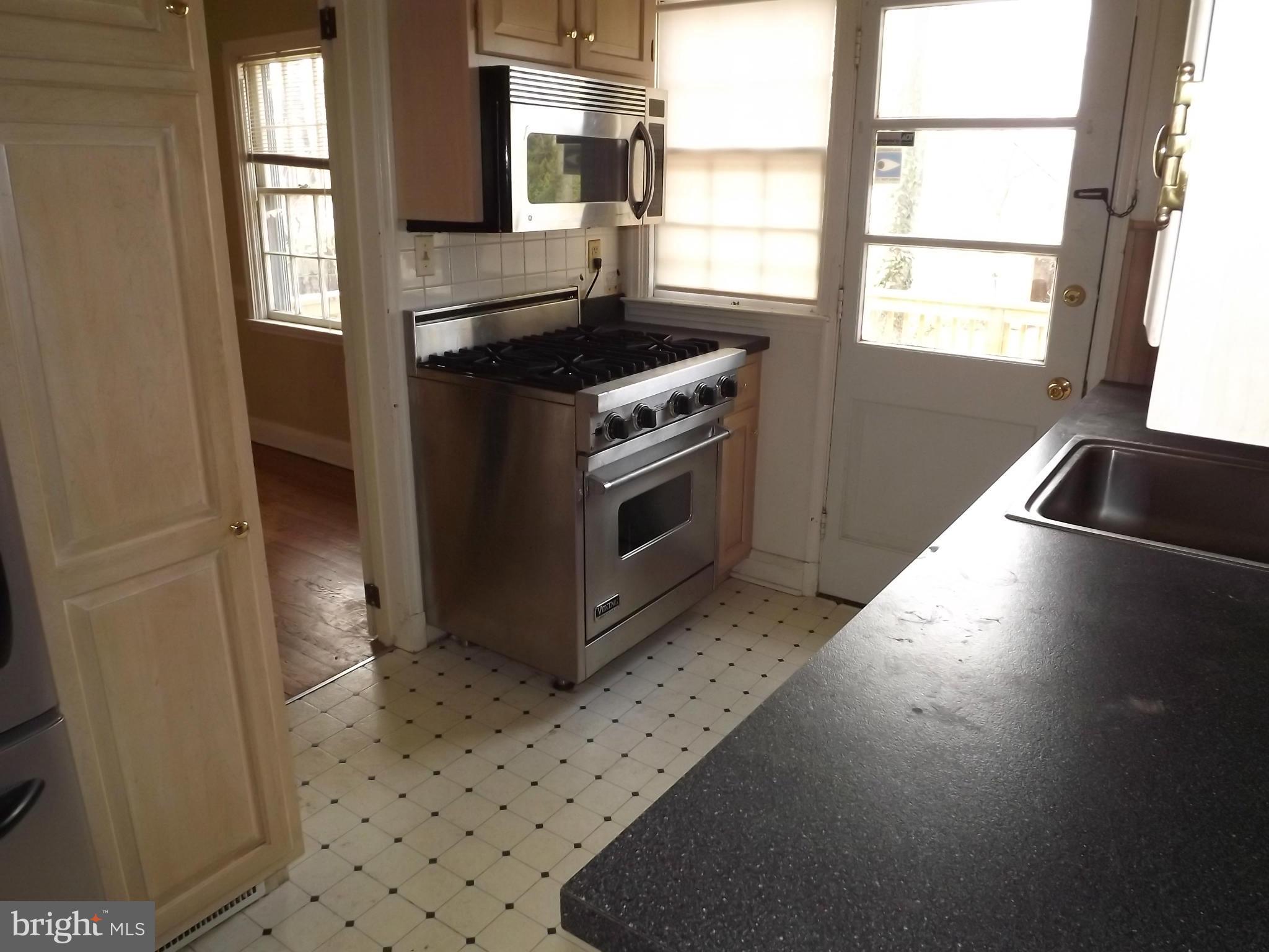 812 Olmstead Road Baltimore, MD 21208 - Photo 10 of 29 Kitchen