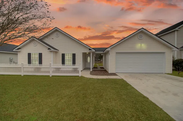 $304,900 | 142 Moon Dance Lane, Summerville, SC 29483