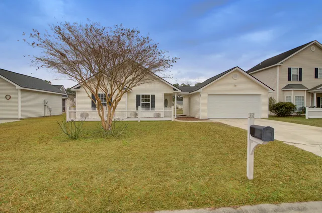 $304,900 | 142 Moon Dance Lane, Summerville, SC 29483